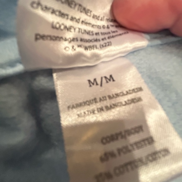 💥SALE💥Looney Tunes Tweety sweatshirt in a light blue colour. - Picture 4 of 4